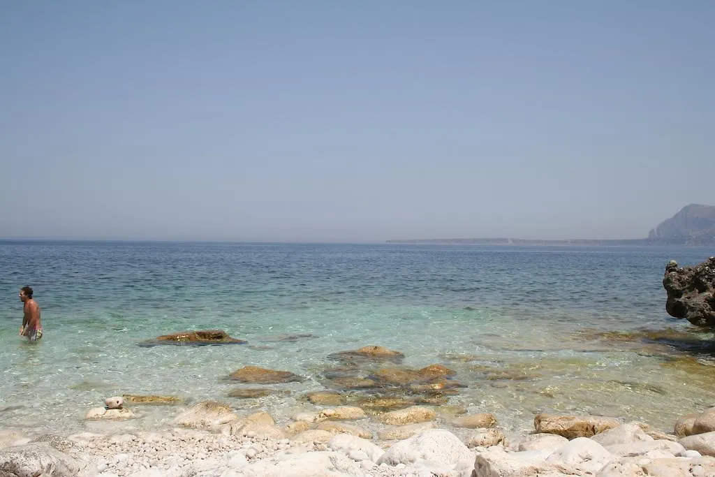 كاستيلوزو Villa Santa Margherita بيت للعطل