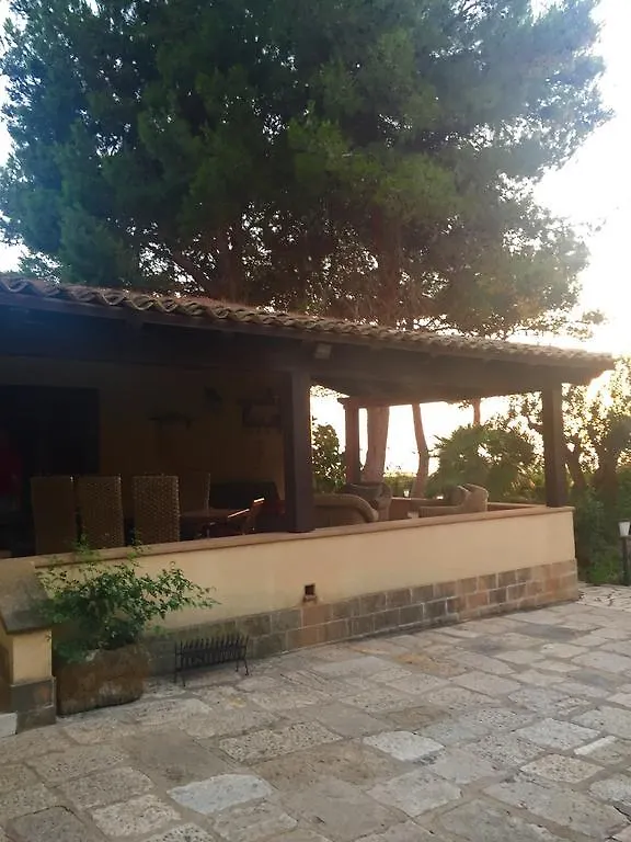 كاستيلوزو Villa Santa Margherita بيت للعطل
