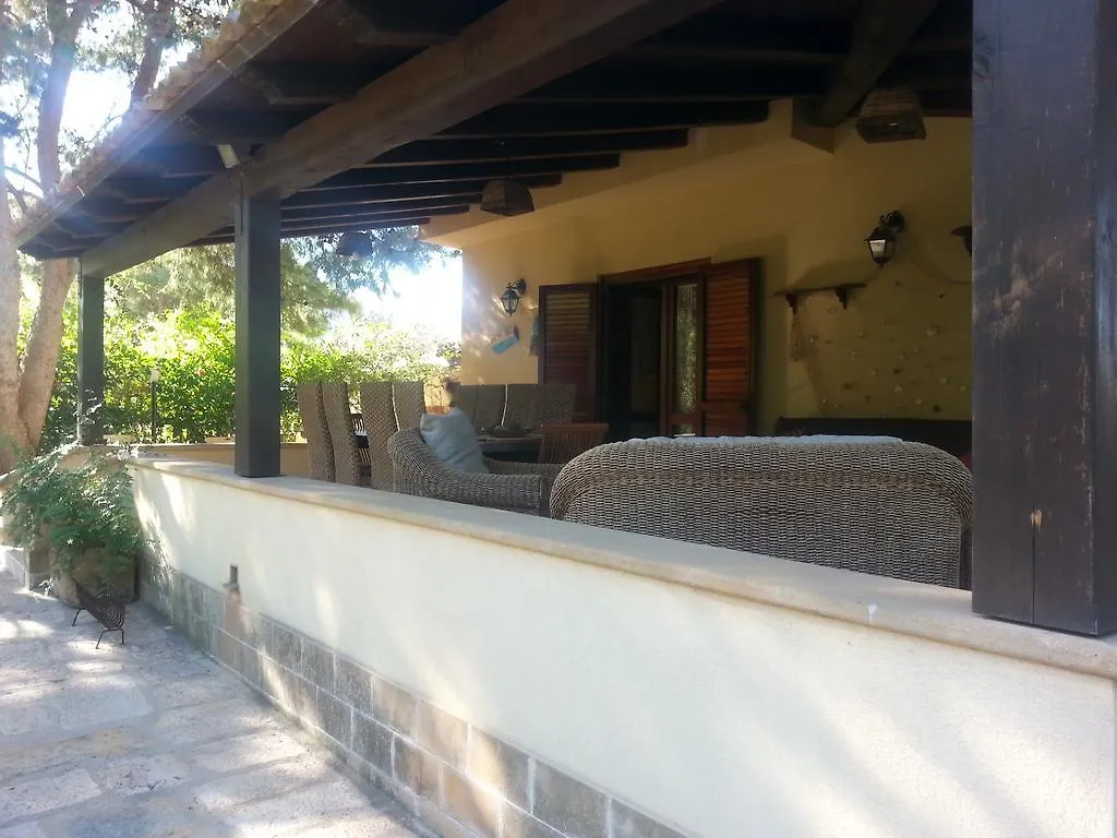 كاستيلوزو Villa Santa Margherita بيت للعطل